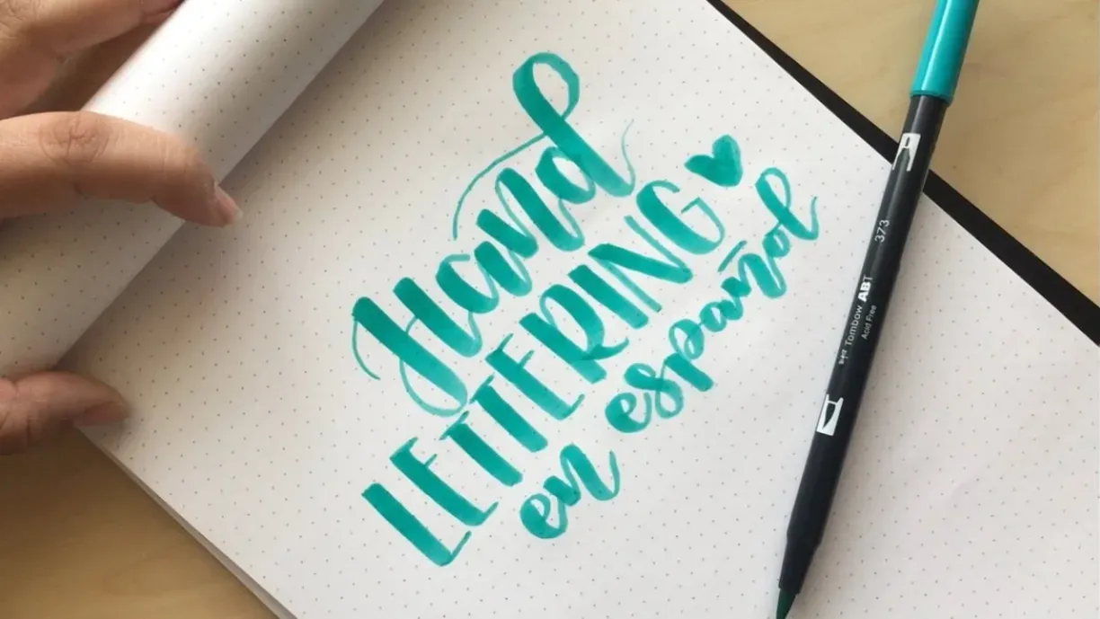 Ejemplo de lettering con brush pen. Imagen: Google. creatyum-lettering-caligrafia-tipografia-01